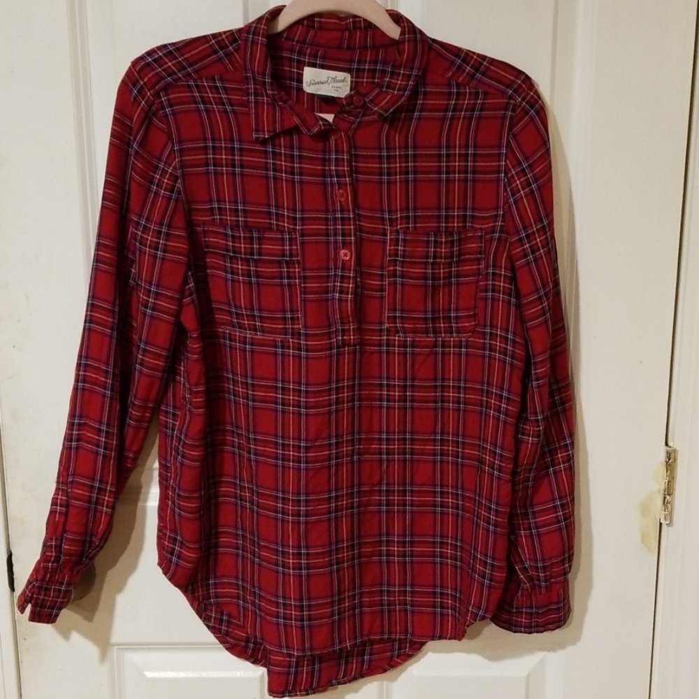 Universal Thread Long Sleeve Button Down Top